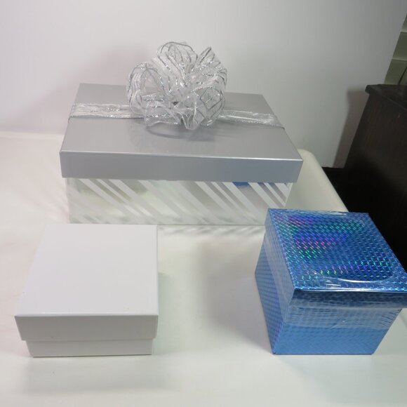 Metallic Silver Striped Gift Box Bow & (2) other Gift Boxes Holographic & white - Picture 1 of 14